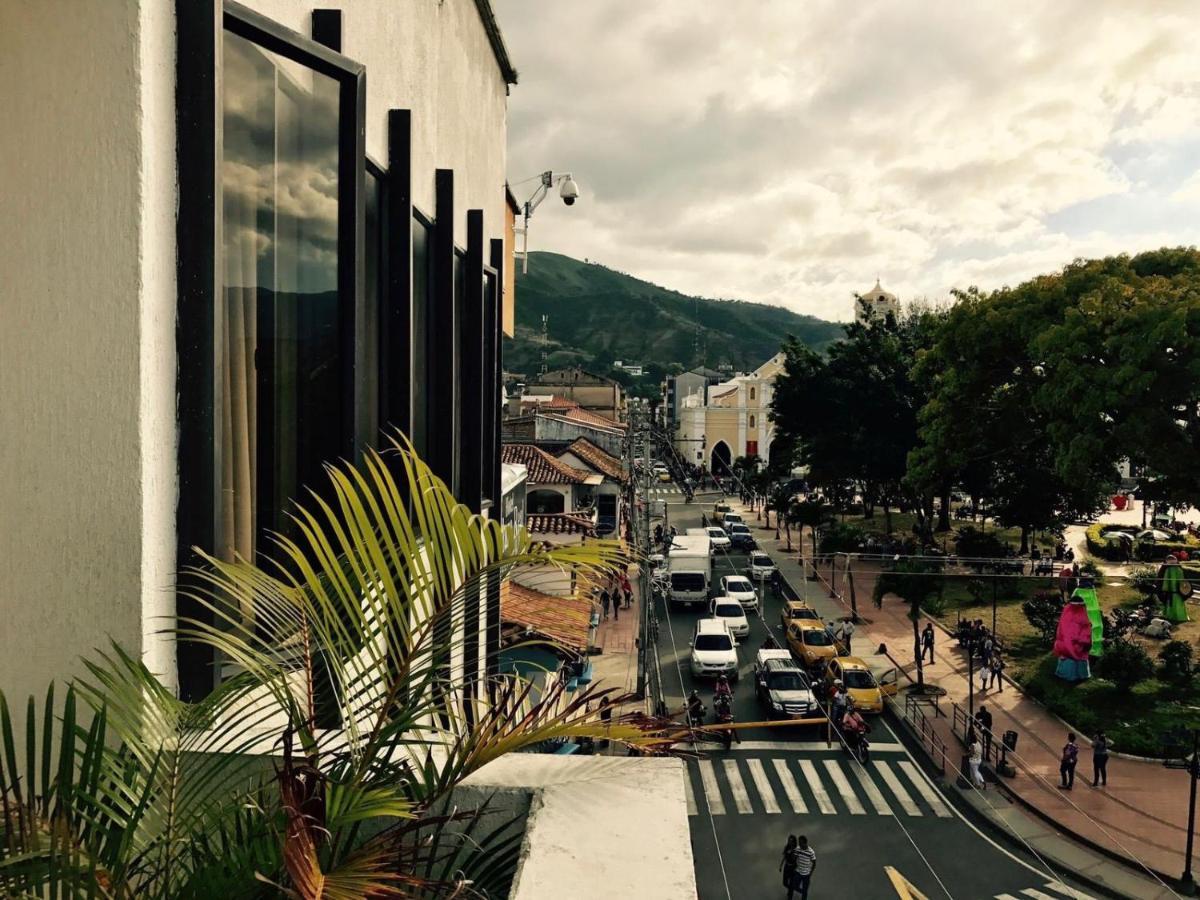 Hotel Plaza Real Ocana Екстер'єр фото