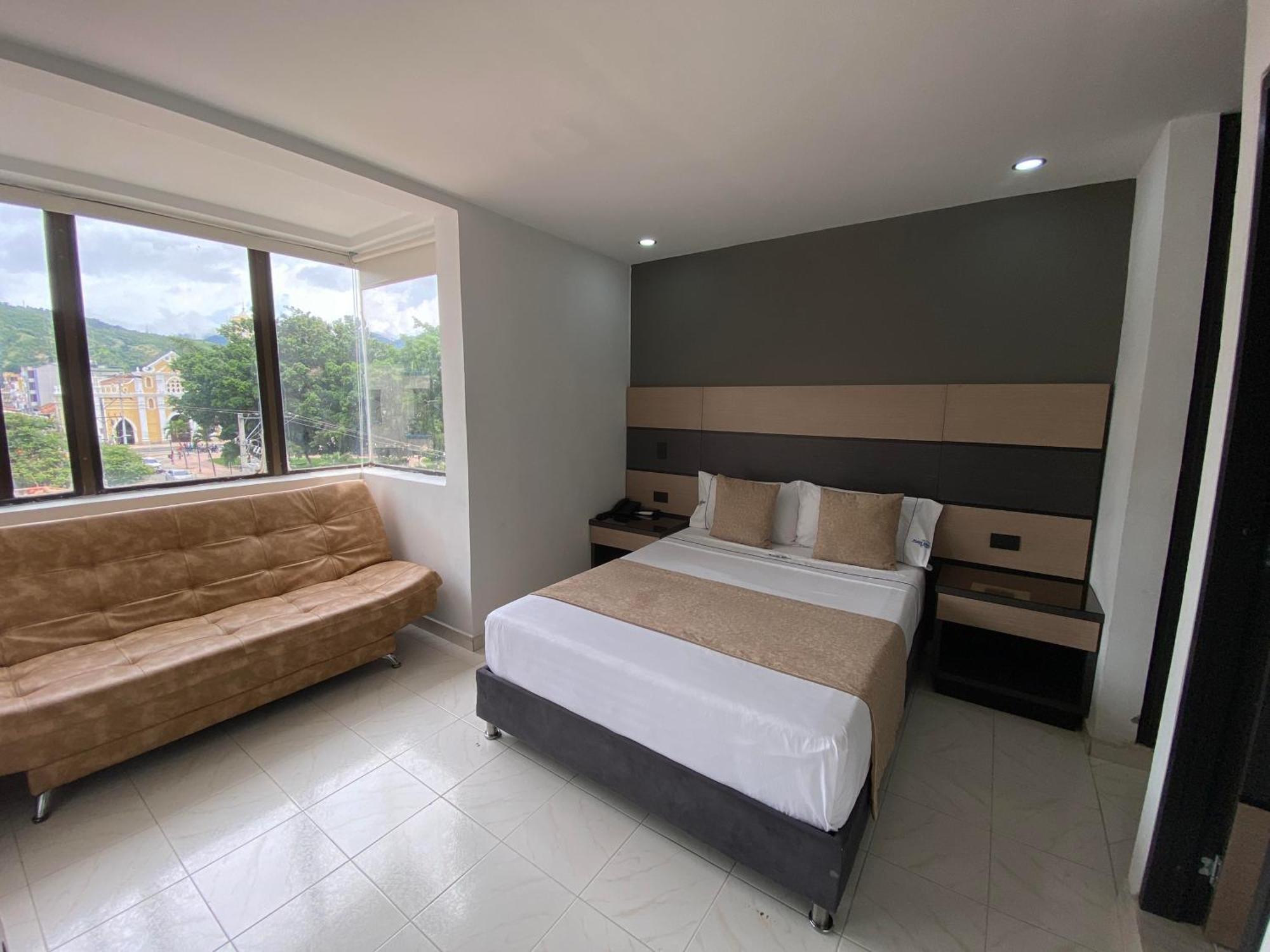 Hotel Plaza Real Ocana Екстер'єр фото