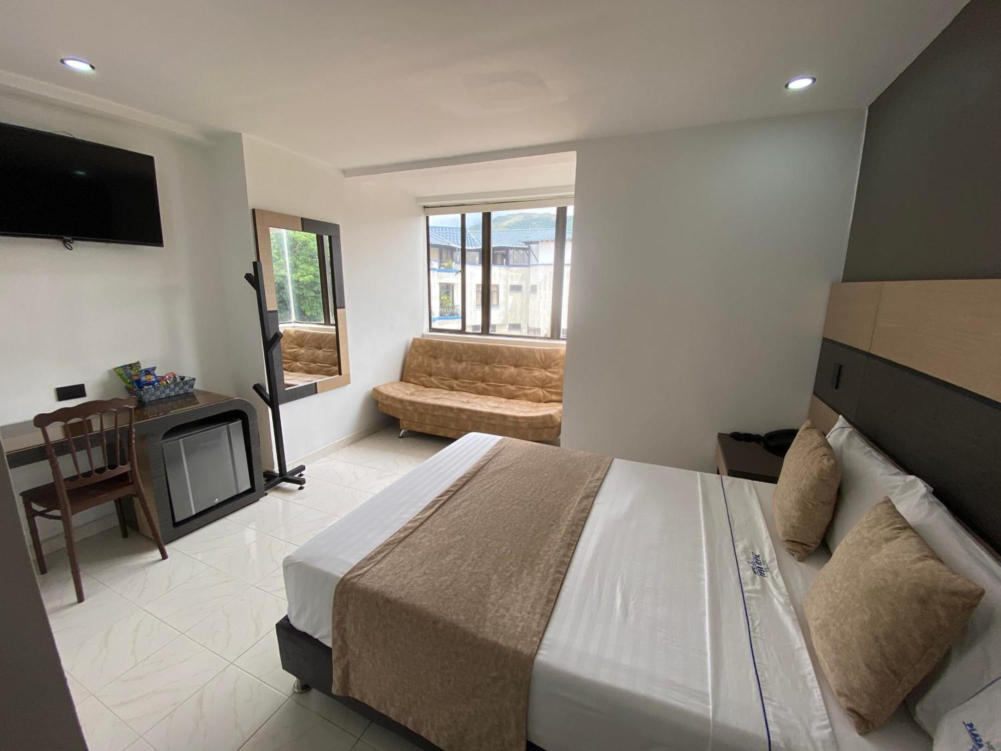 Hotel Plaza Real Ocana Екстер'єр фото