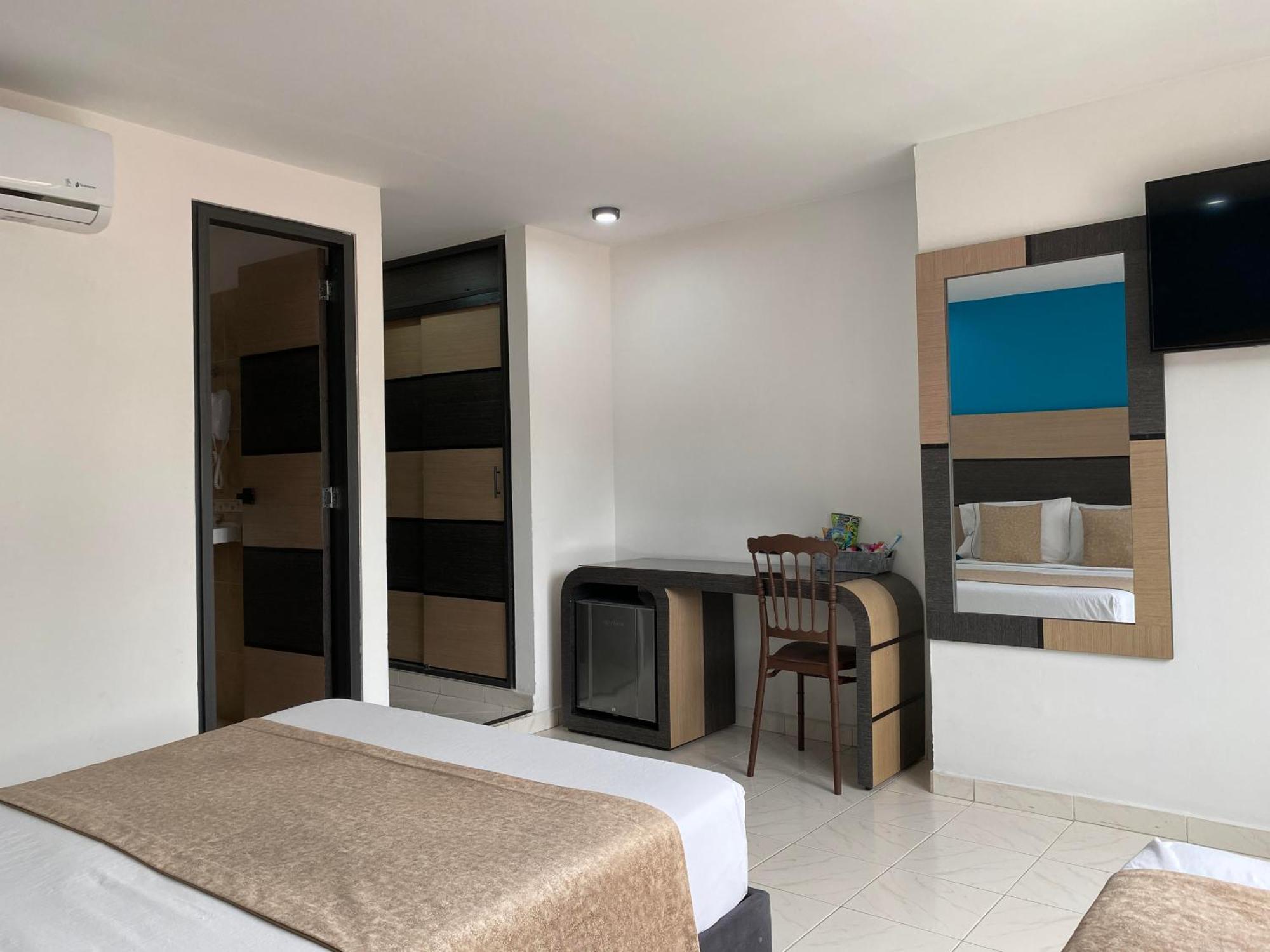 Hotel Plaza Real Ocana Екстер'єр фото