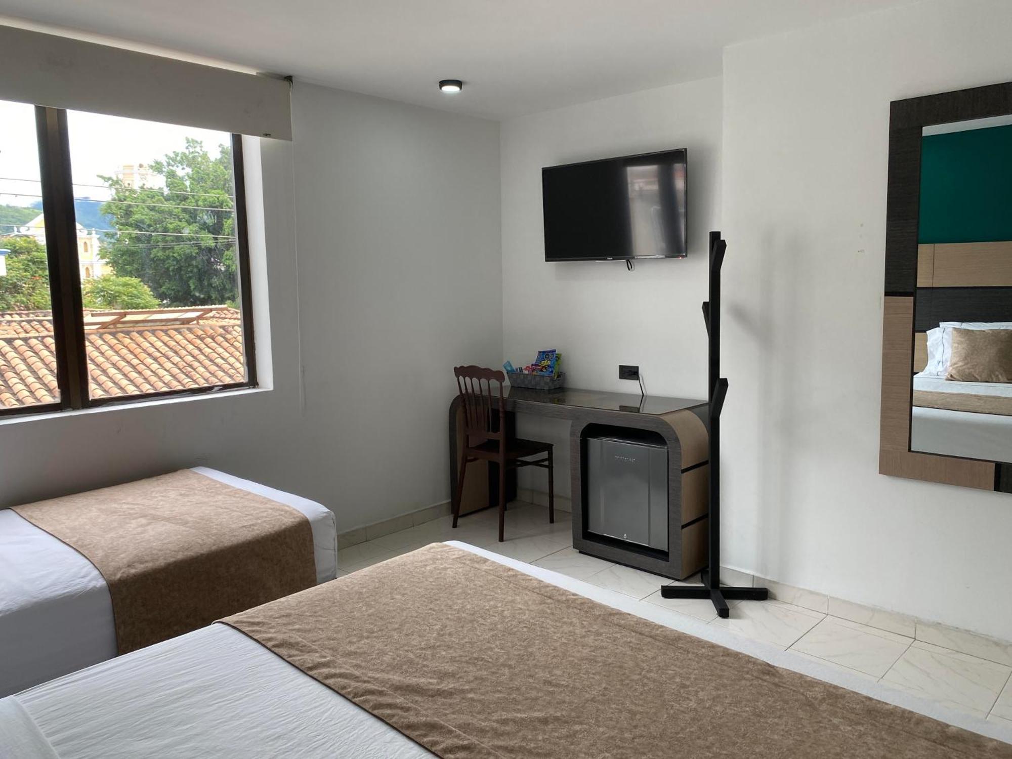 Hotel Plaza Real Ocana Екстер'єр фото