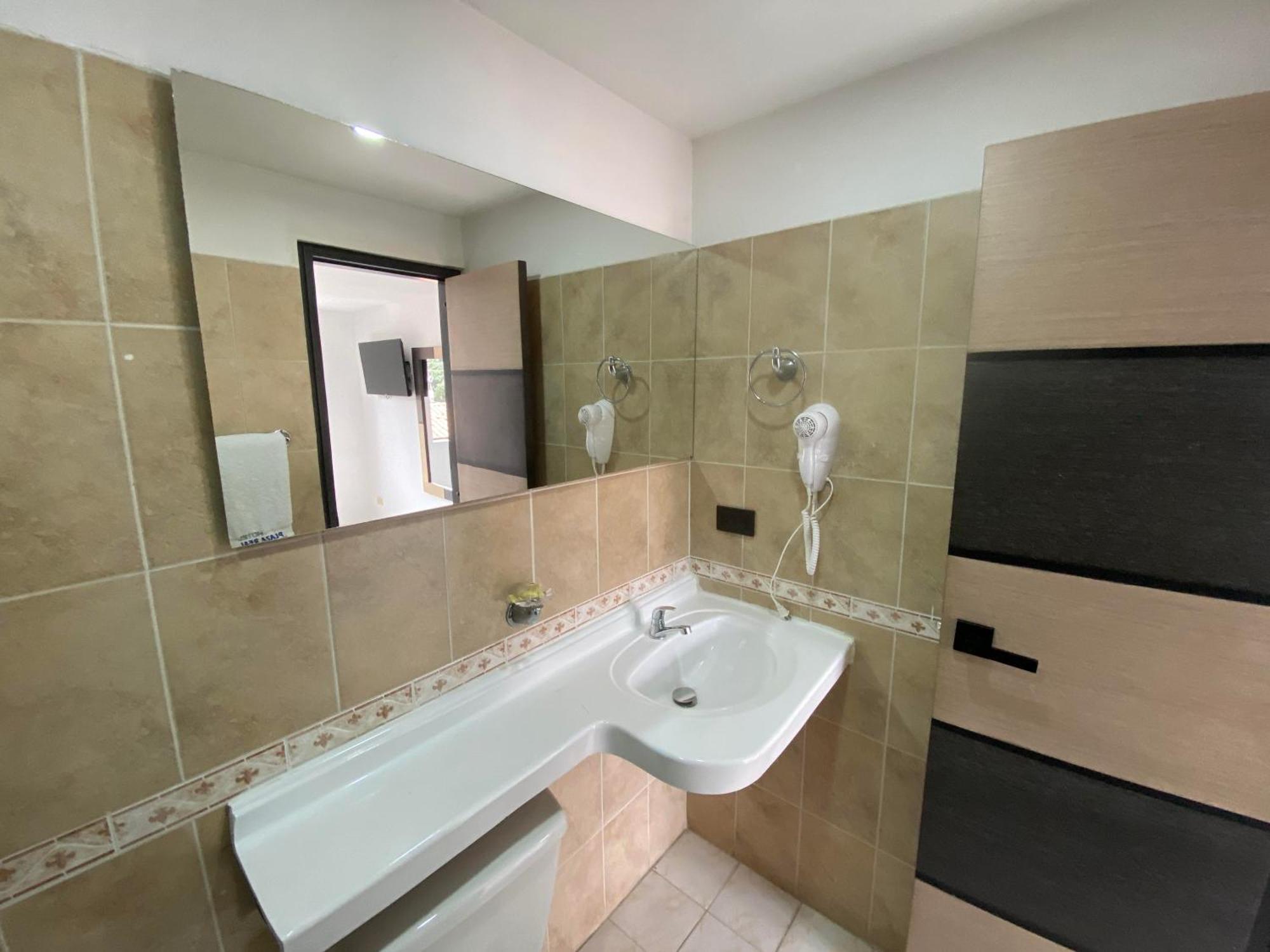 Hotel Plaza Real Ocana Екстер'єр фото